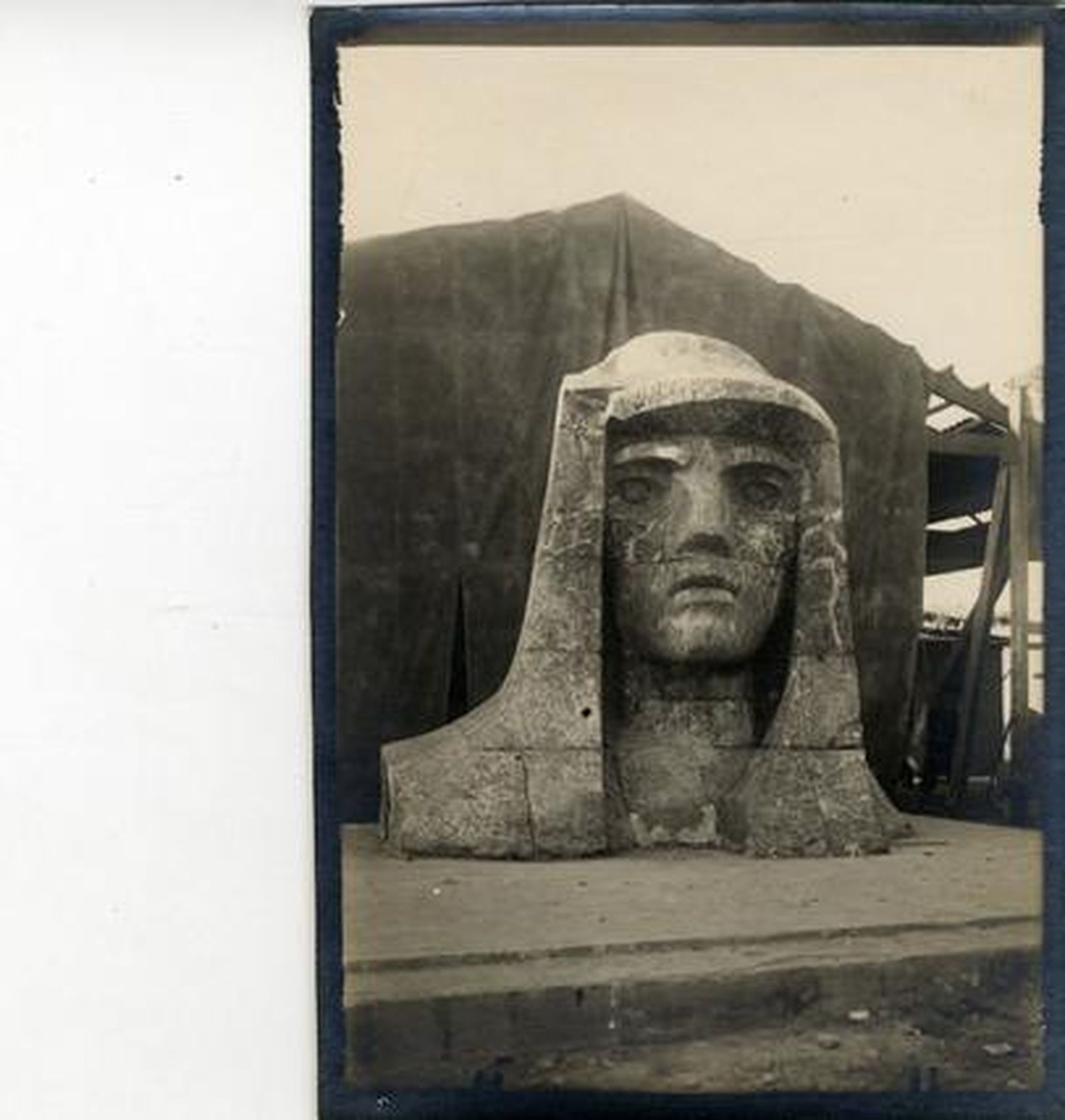 Imágenes de la construcción del Monumento a la Fe Descubridora.