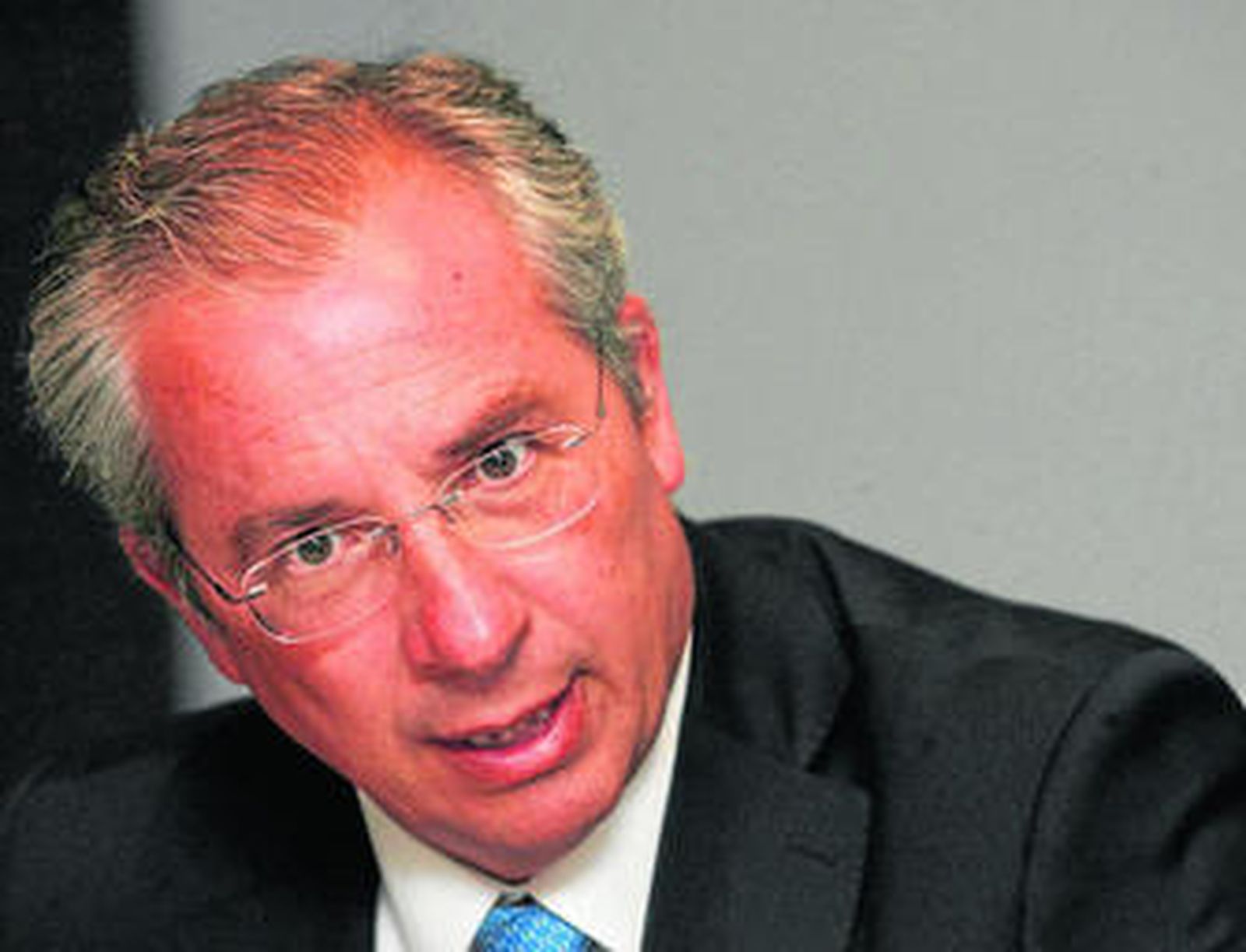 El subdelegado del Gobierno en Cádiz, Javier de Torre, durante la entrevista.