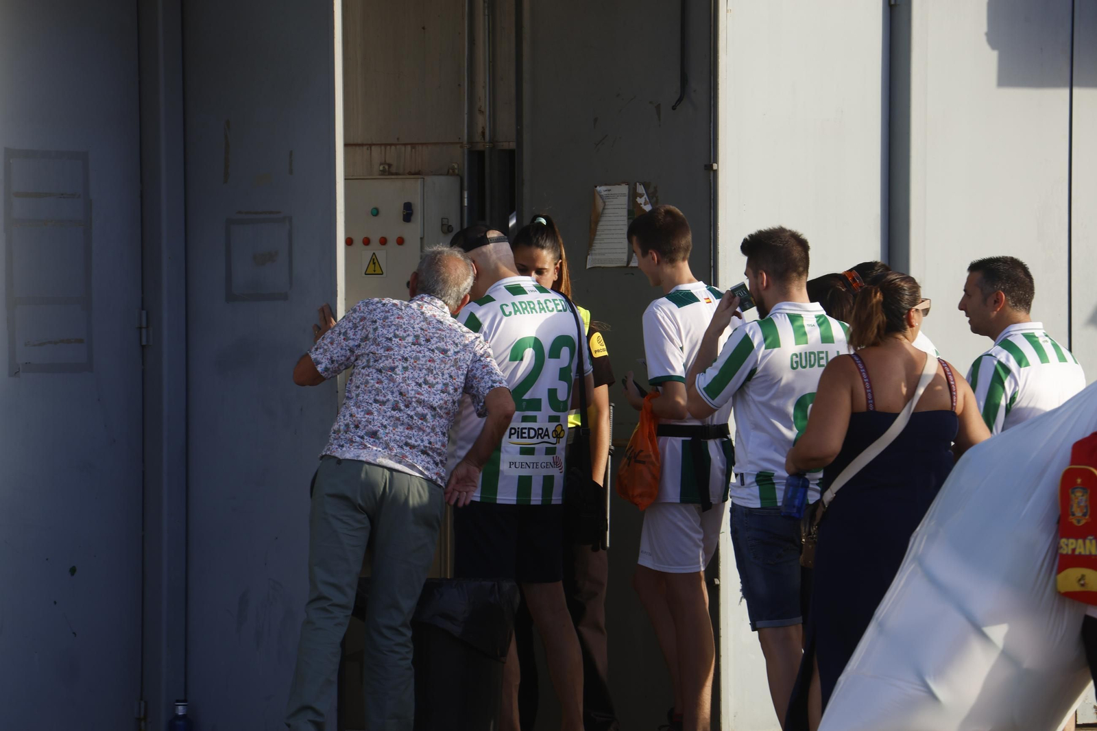 Las mejores fotos del ambientes en El Arcángel para el Córdoba CF - Rayo Vallecano