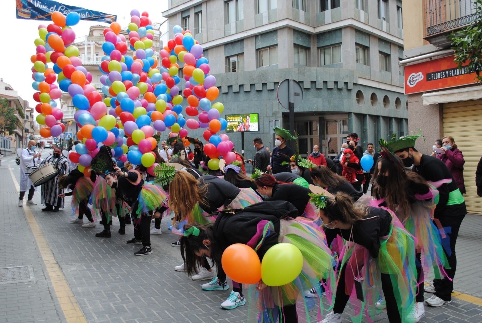 El Ayuntamiento de Maracena organiza su carnaval con carrozas y una gran fiesta en el Anfiteatro albergando más de 1000 asistentes
