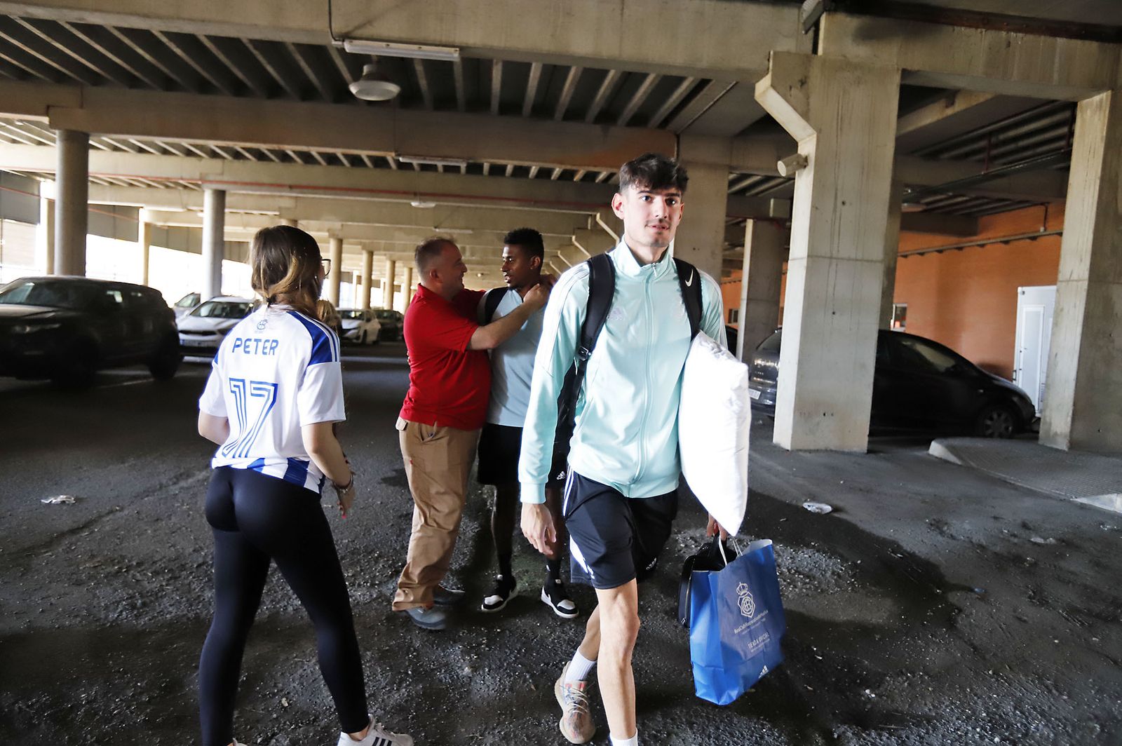 Imágenes de la salida del Recreativo de Huelva a Cáceres