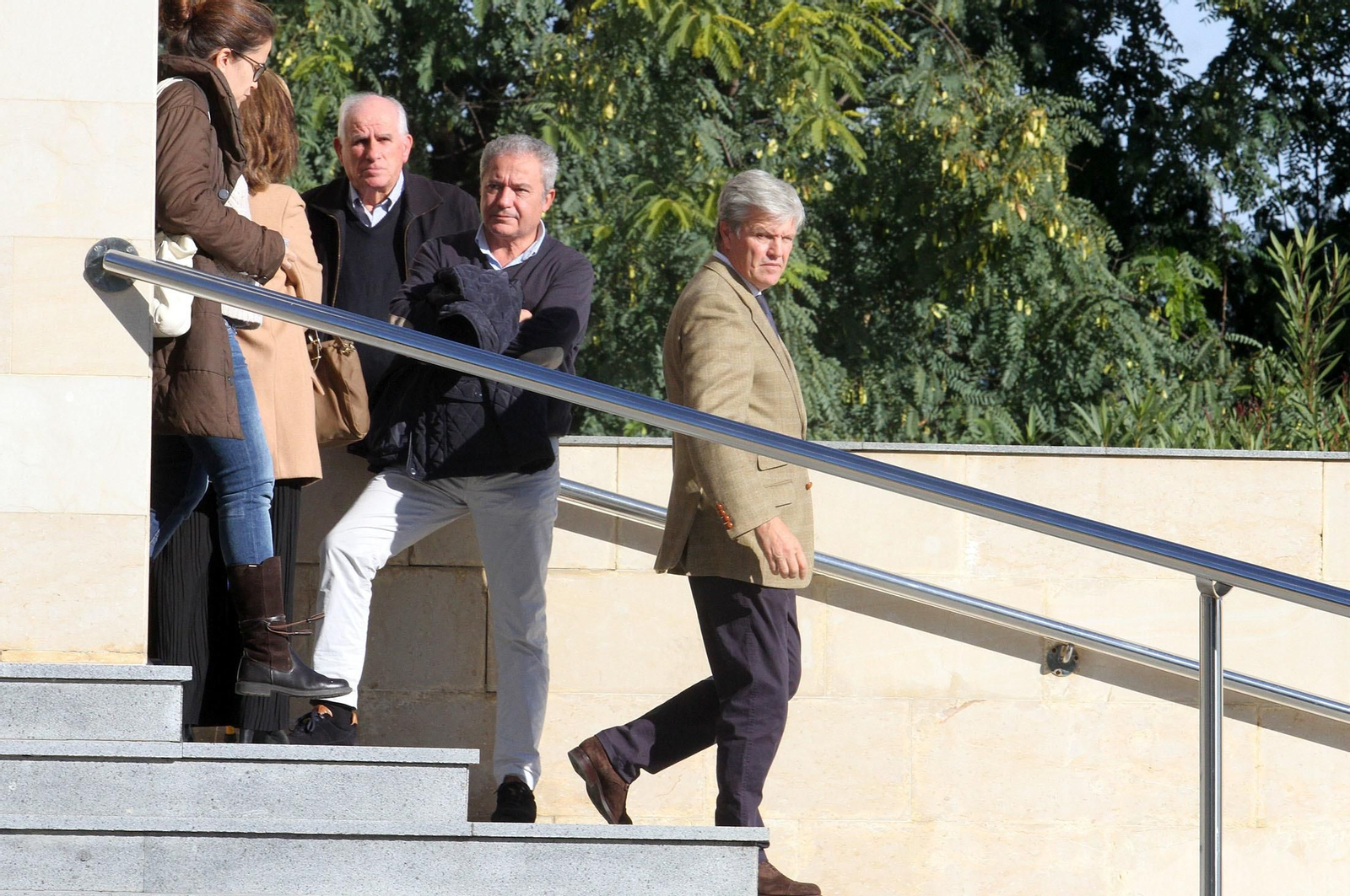 Condolencias a la familia García Palacios durante la mañana en el tanatorio, en imágenes