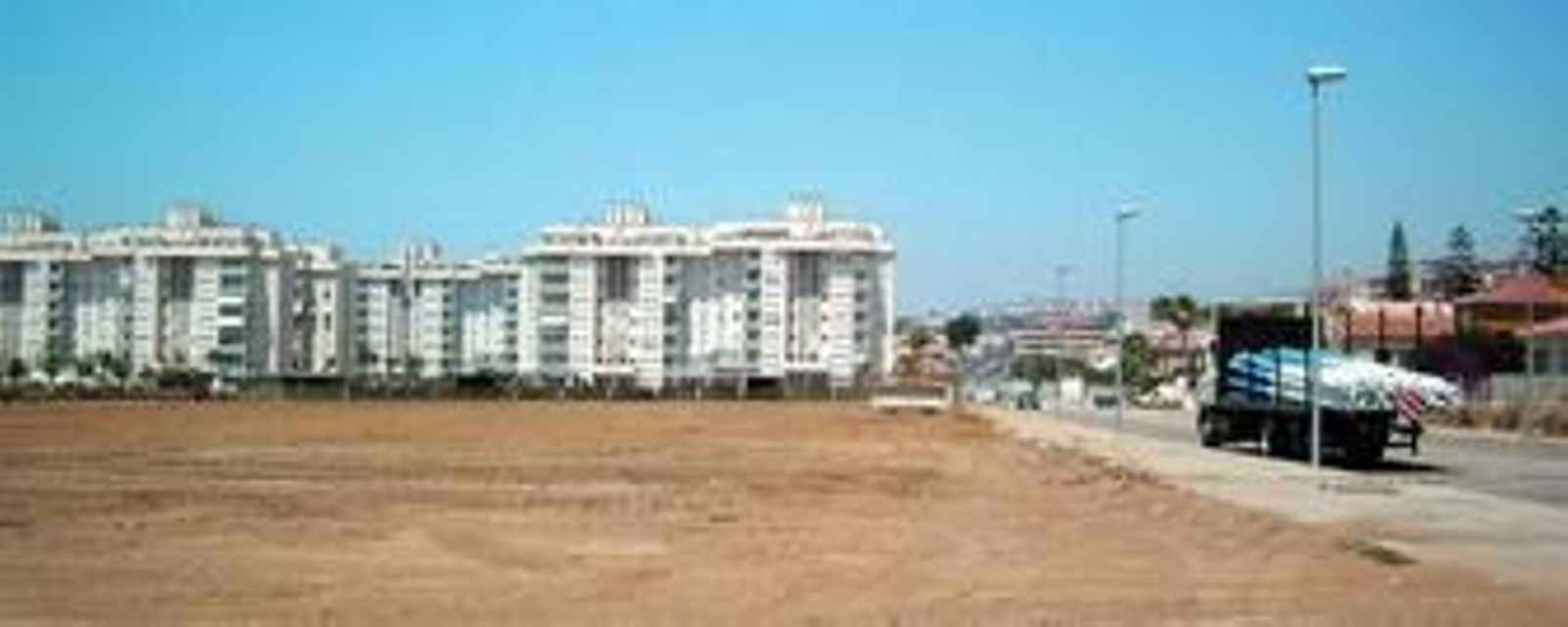 Parcela donde está previsto que se construya el nuevo centro de salud de Rincón, junto a la Avenida Cotomar.