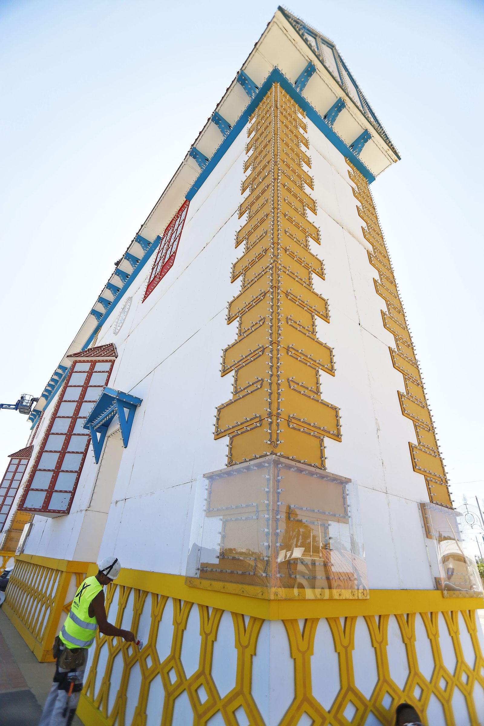 Visita al recinto ferial para supervisar los preparativos de cara a la celebración de las Fiestas Colombinas 2023