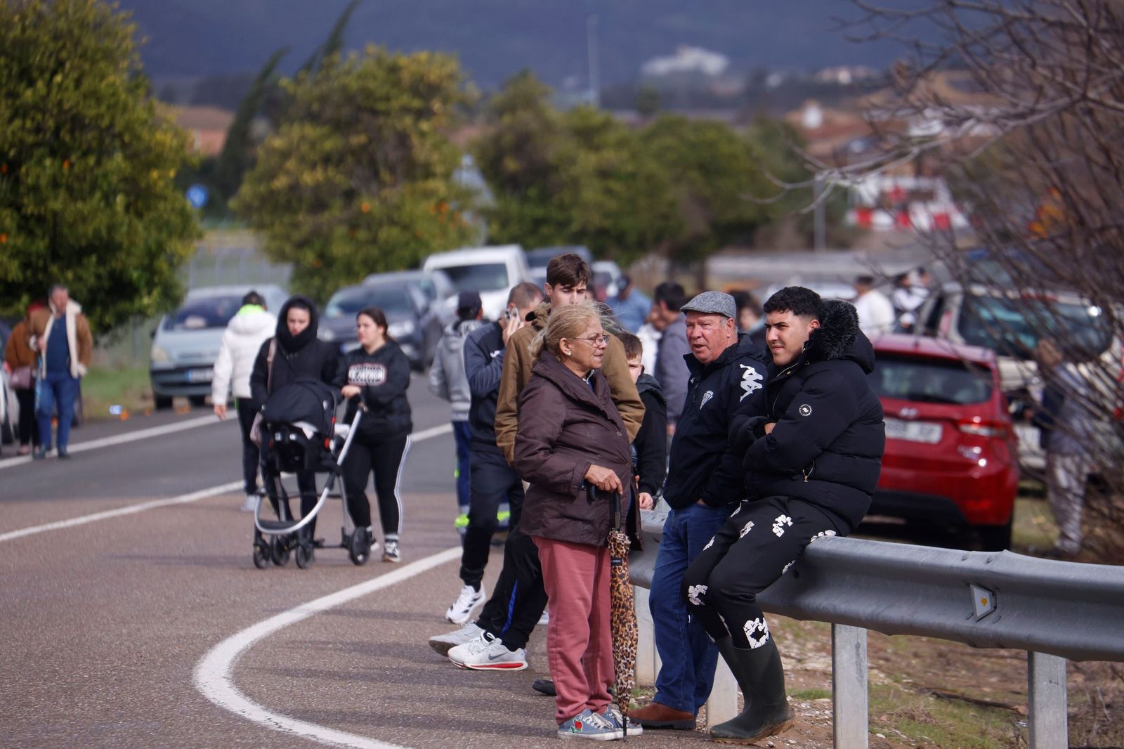 Los vecinos de Alcolea y de las parcelas de Guadalvalle siguen desalojando sus casas, en imágenes
