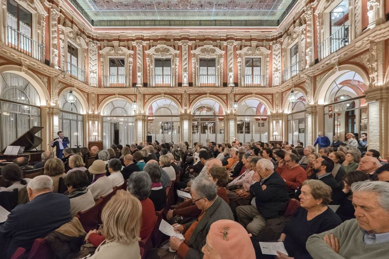 Concierto en el patio central del Círculo de Labradores.