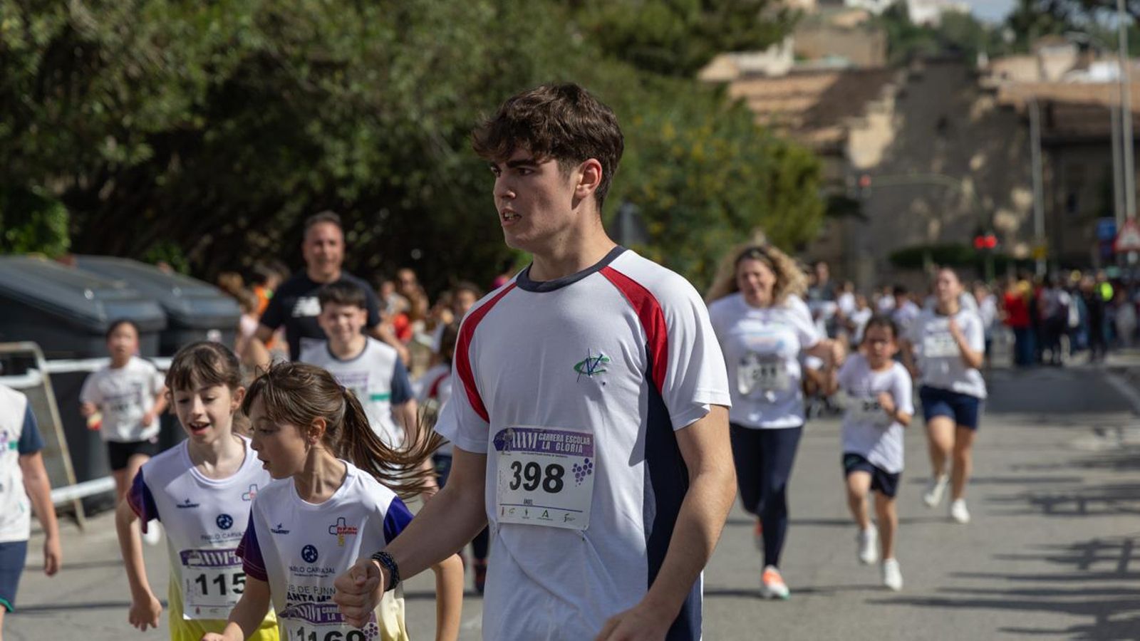 La carrera escolar de “La Gloria” que aúna inclusión y solidaridad, en imágenes