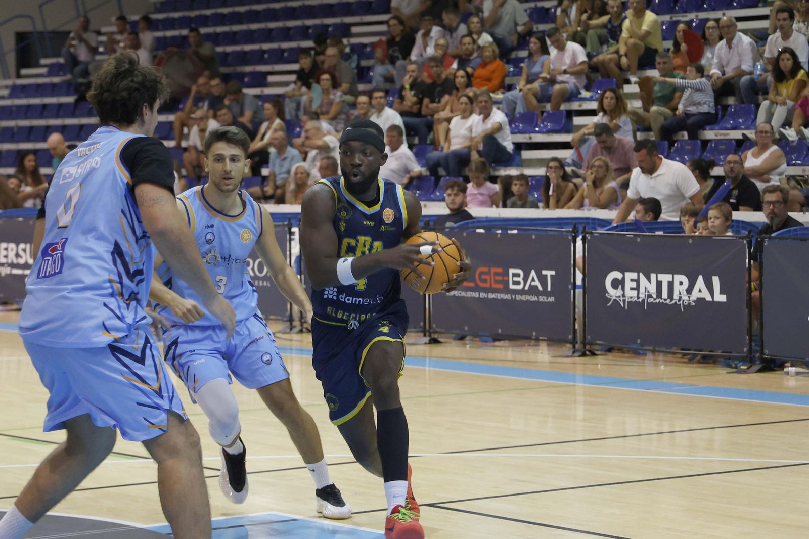 Las fotos del CB Algeciras - Unión Linense Baloncesto de la Tercera FEB