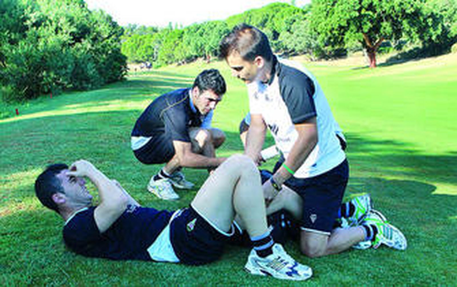 Borja García y Fuentes, atendidos por los fisioterapeutas.