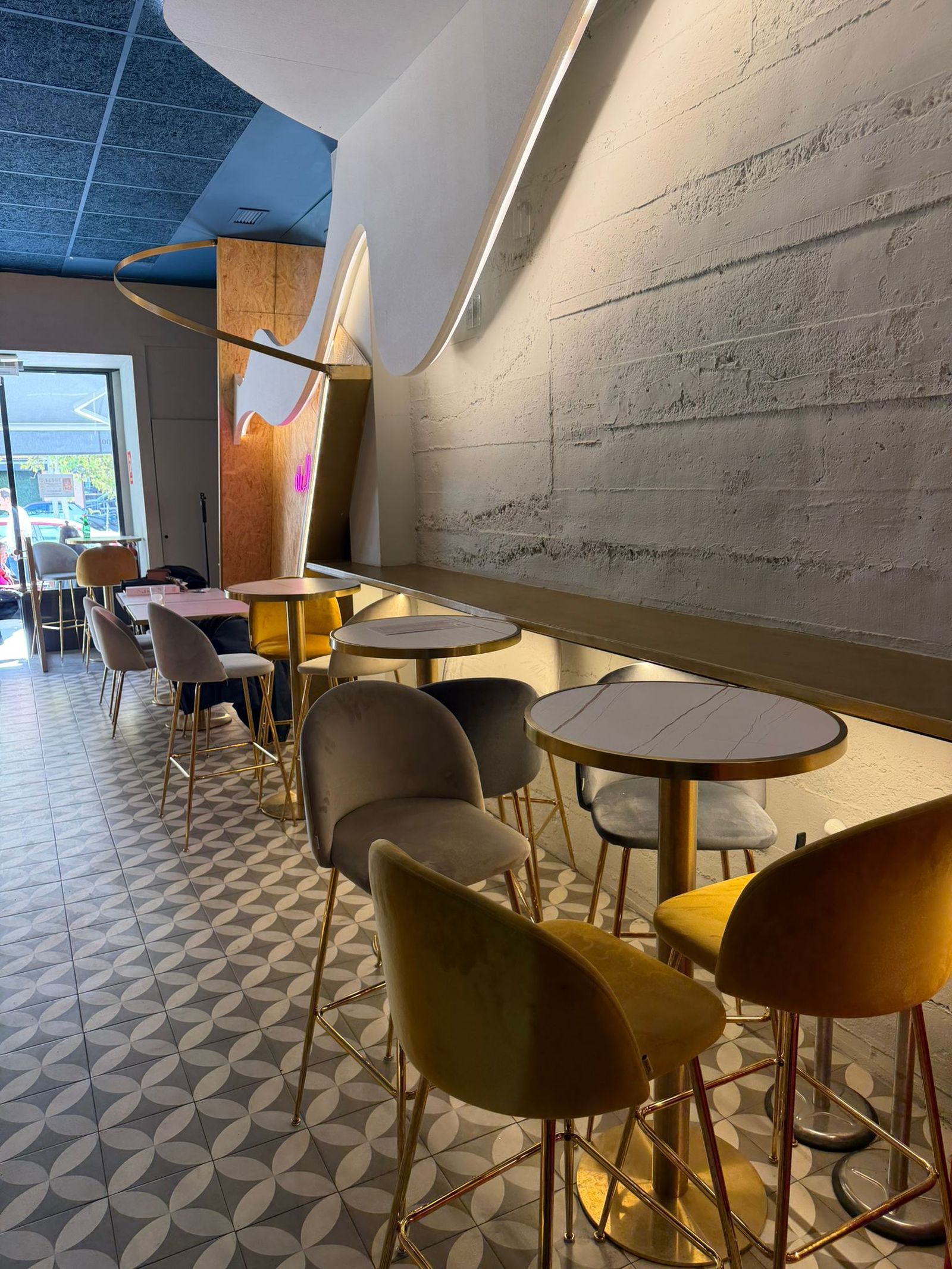 De Luho es un lugar versátil y con una carta variada y extensa.