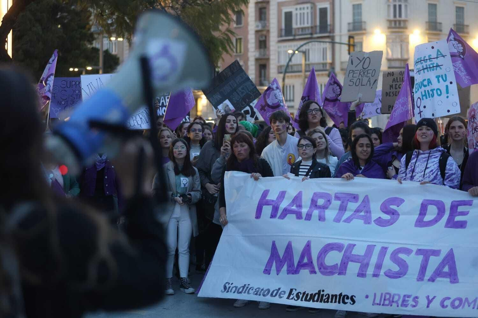 8M: Las fotos de la manifestación por el Día de la Mujer en Málaga 8M: Las fotos de la manifestación por el Día de la Mujer en Málaga