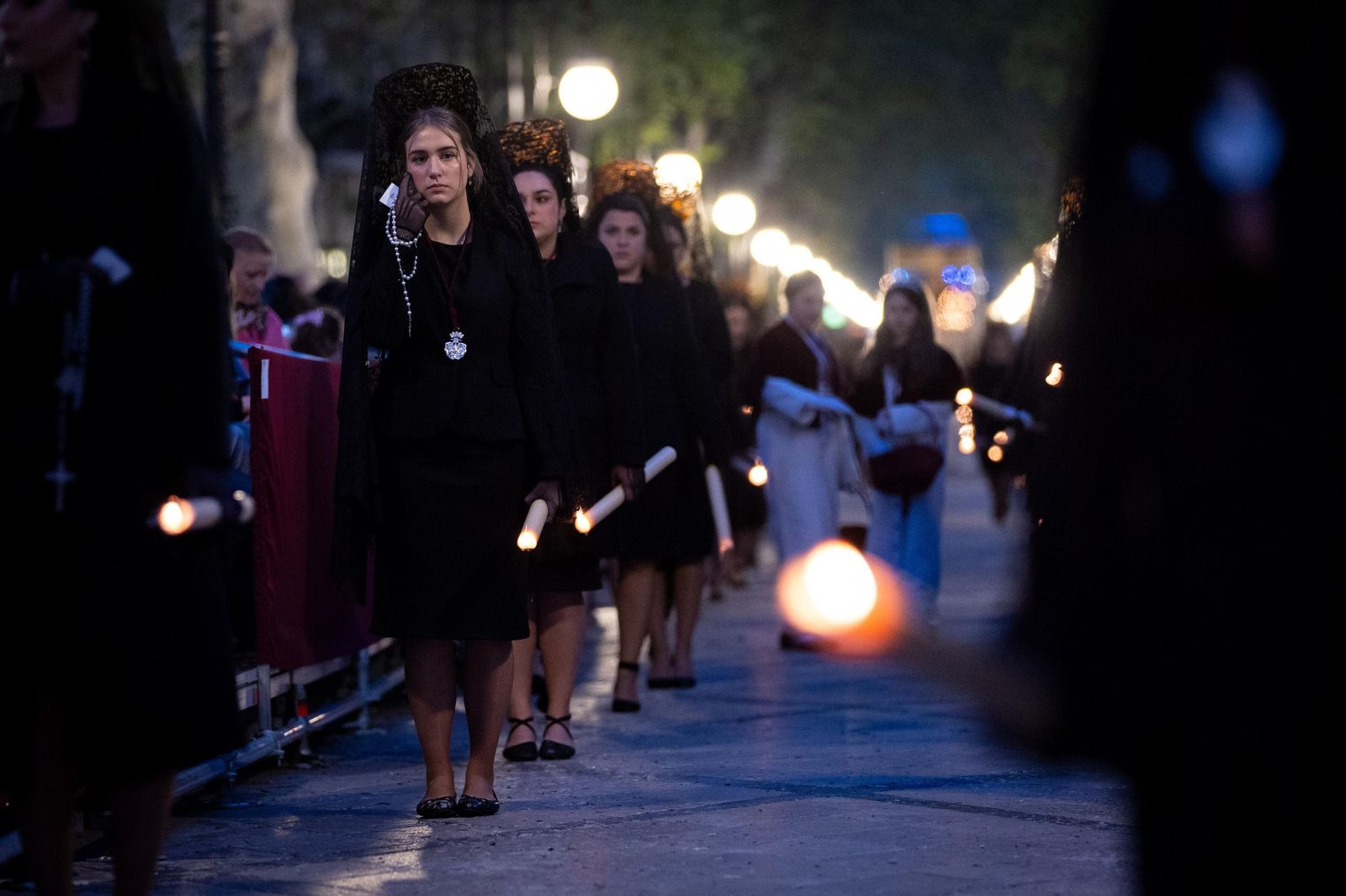 Granada estrenó la nueva carrera oficial frente a la Basílica de las Angustias