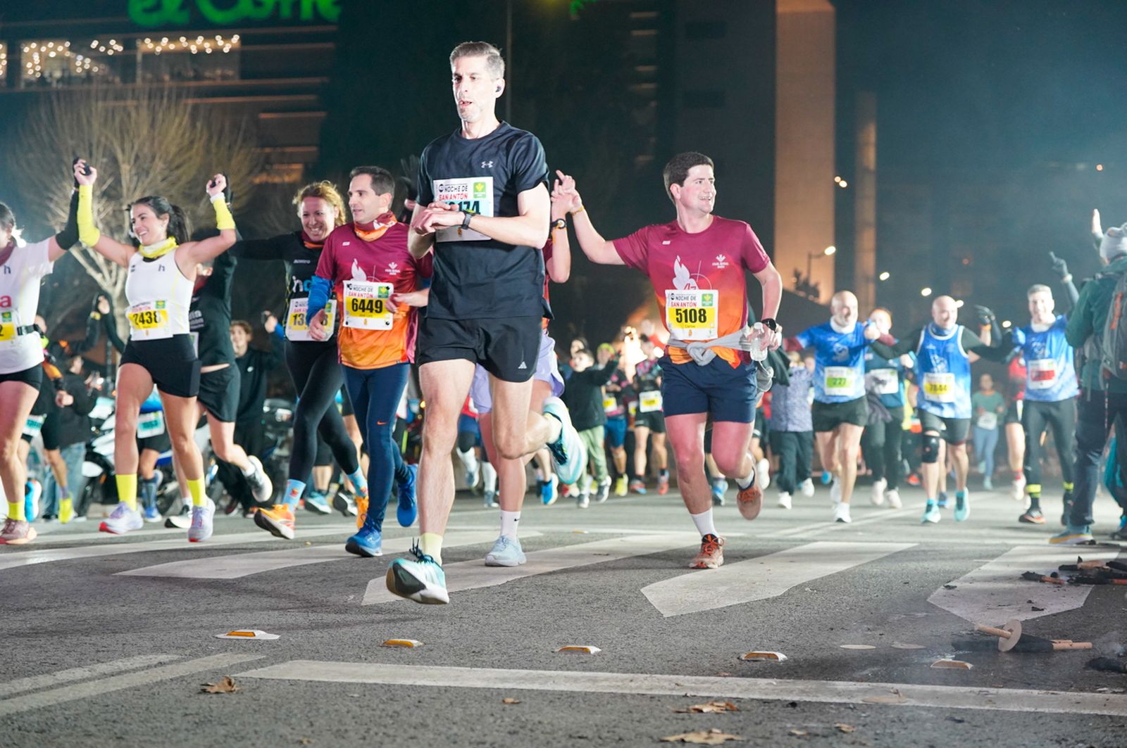 En imágenes: búscate en tu llegada a meta de la Carrera de San Antón 2026 (13)