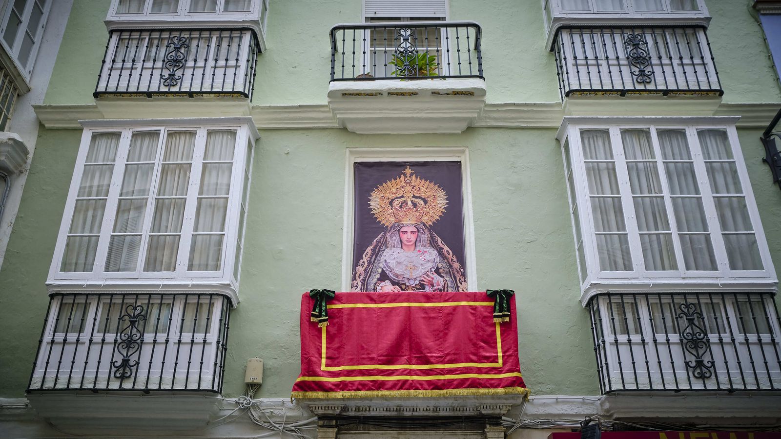Ornamentación en un balcón de la calle Ancha.