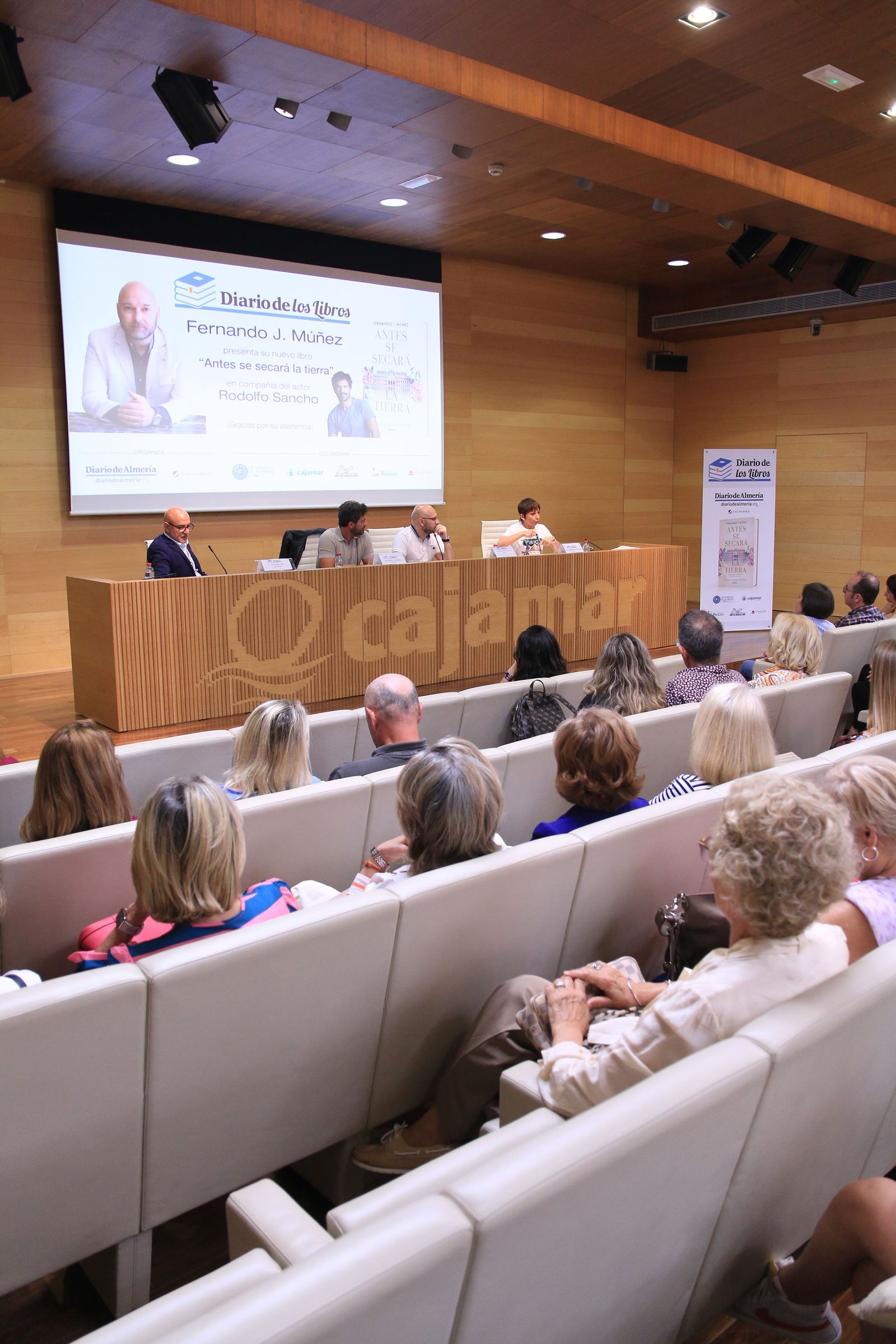 Diario de los Libros, con Fernando J. Múñez y su novela 'Antes se secará al tierra'