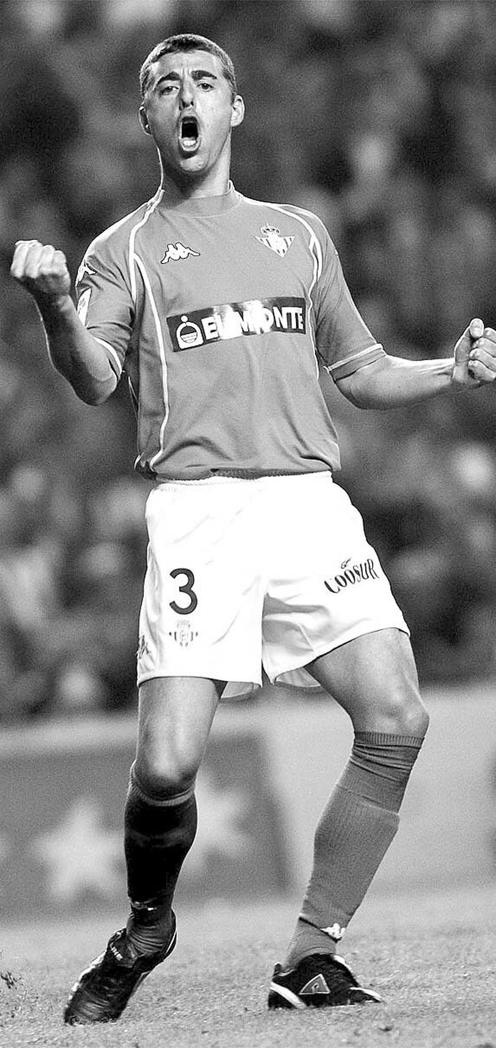 Lembo celebra su penalti en la semifinal de Copa ante el Athletic en 2005.