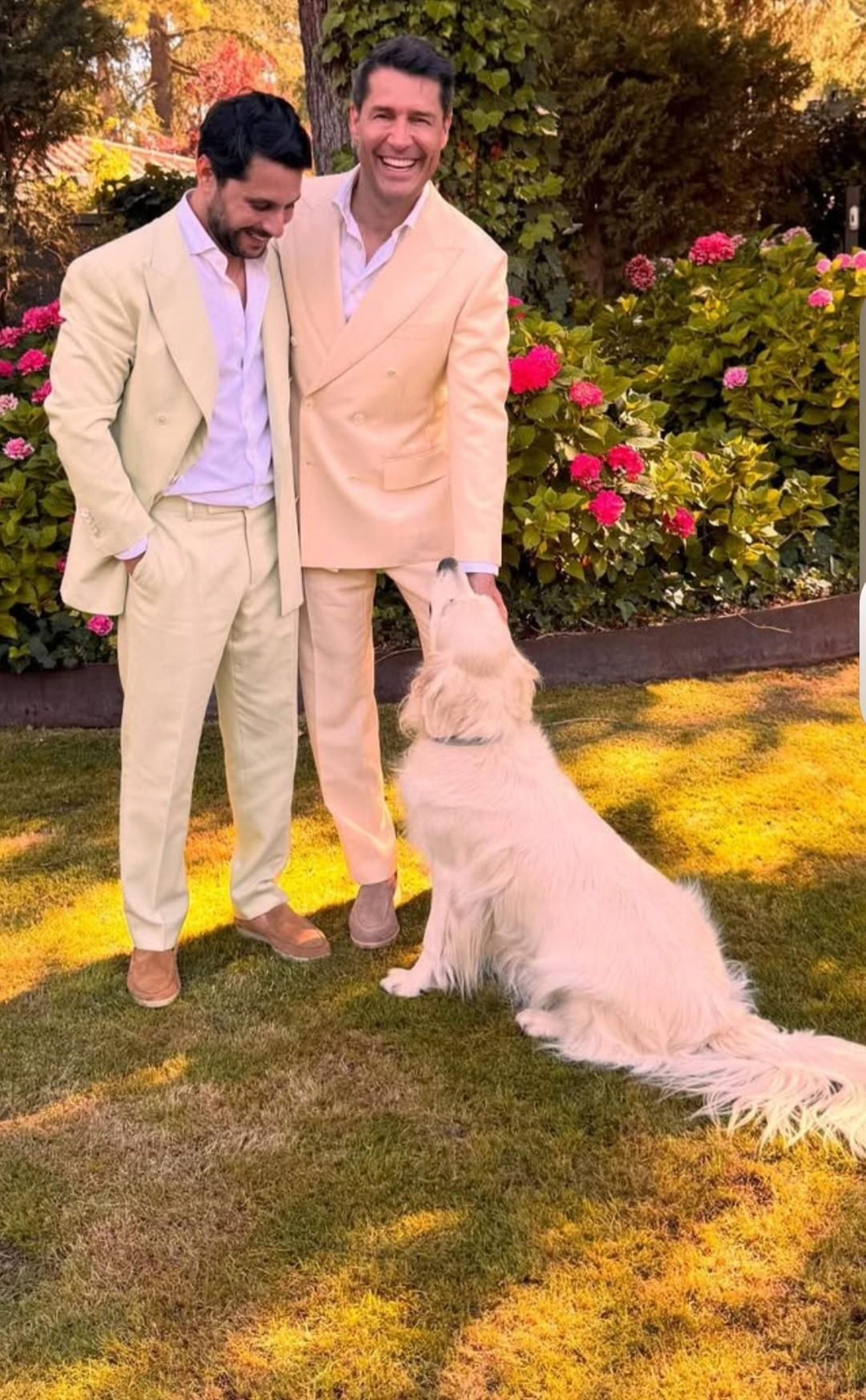 Miguel García Golding y Jaime Cantizano sonríen tras la ceremonia de enlace matrimonial celebrada en una finca en Jerez Miguel García Golding y Jaime Cantizano sonríen tras la ceremonia de enlace matrimonial celebrada en una finca en Jerez