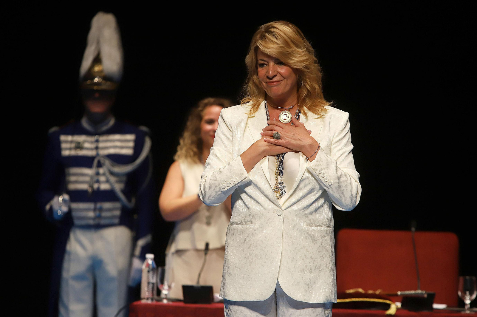 Imágenes de la toma de posesión de Pilar Miranda como alcaldesa de Huelva