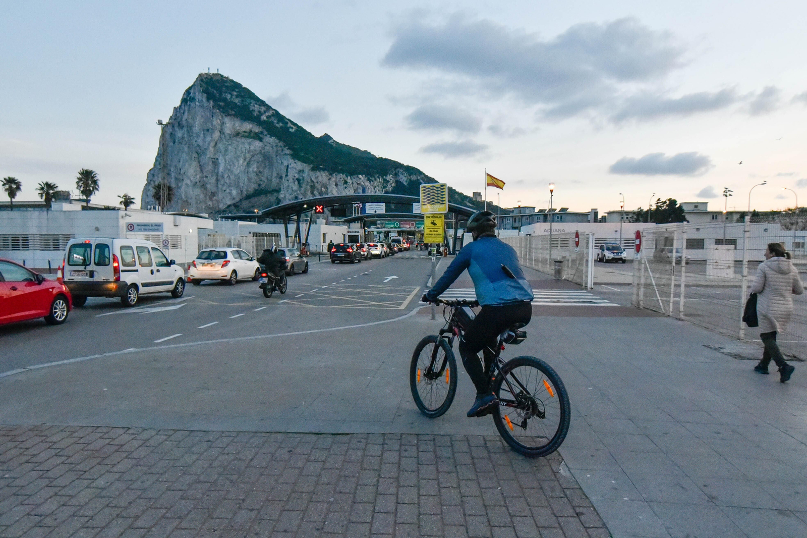 Tráfico en el paso de La Línea a Gibraltar. Tráfico en el paso de La Línea a Gibraltar.