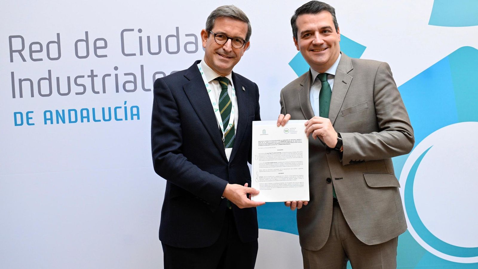 Firma del acuerdo con AENOR.