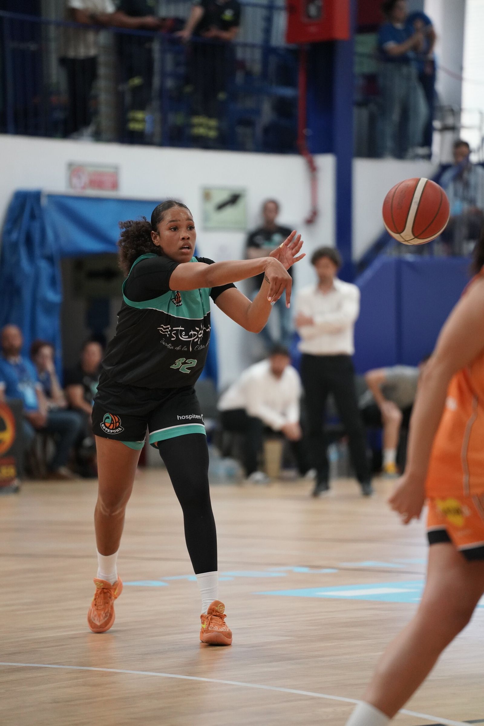 Ambientazo en Estepona para la Final Four de ascenso a Liga Femenina