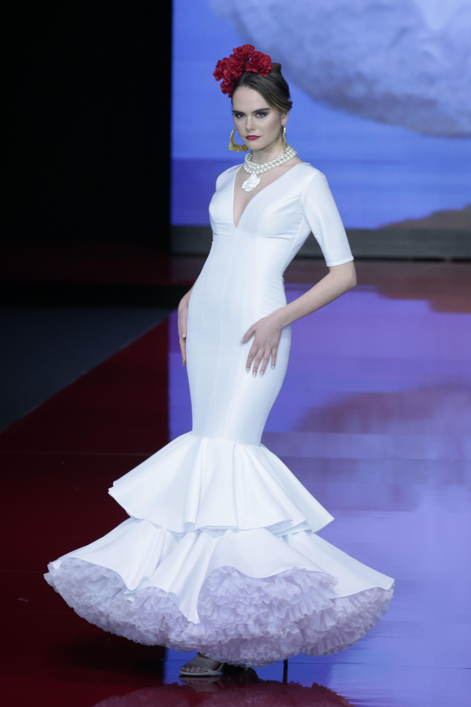 El desfile de Rosa Pedroche en SIMOF 2022, todas las fotos