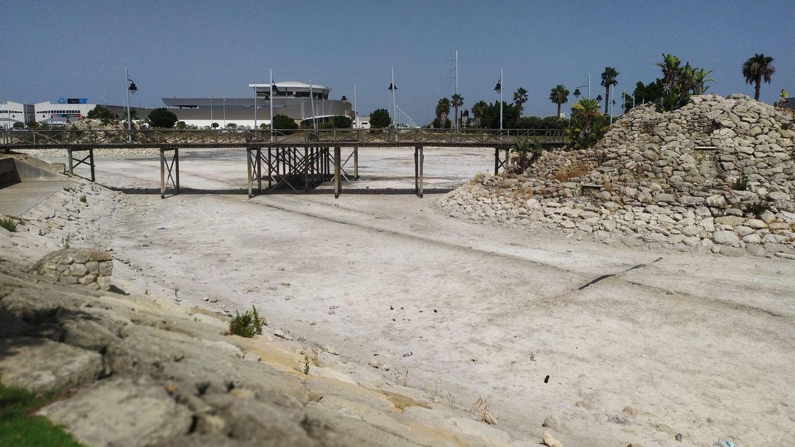 El estado en que ha quedado el lago del polígono