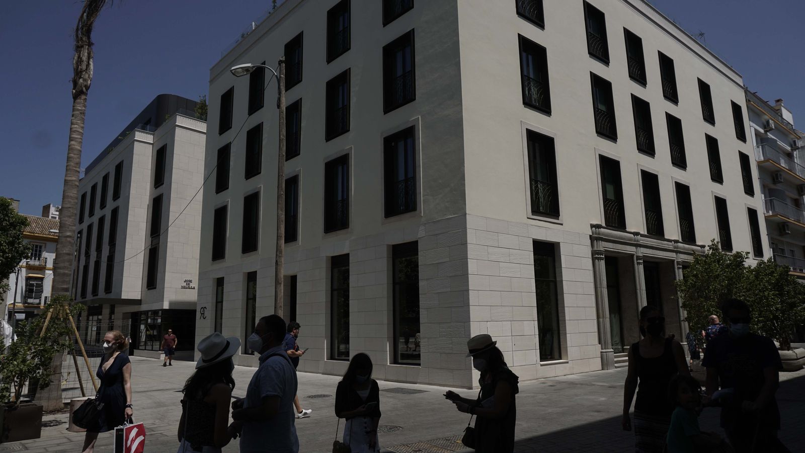 La Plaza de la Magdalena cuenta con un nuevo hotel desde hace unos meses.