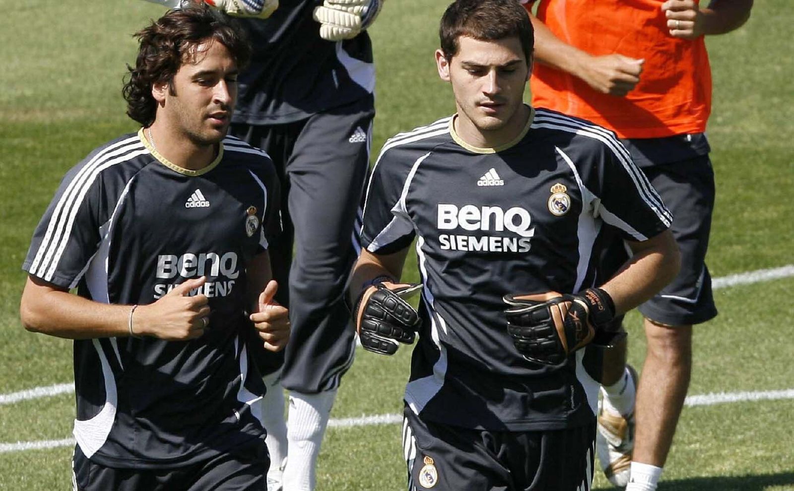 Casillas y Raúl  en un entrenamiento del Real Madrid