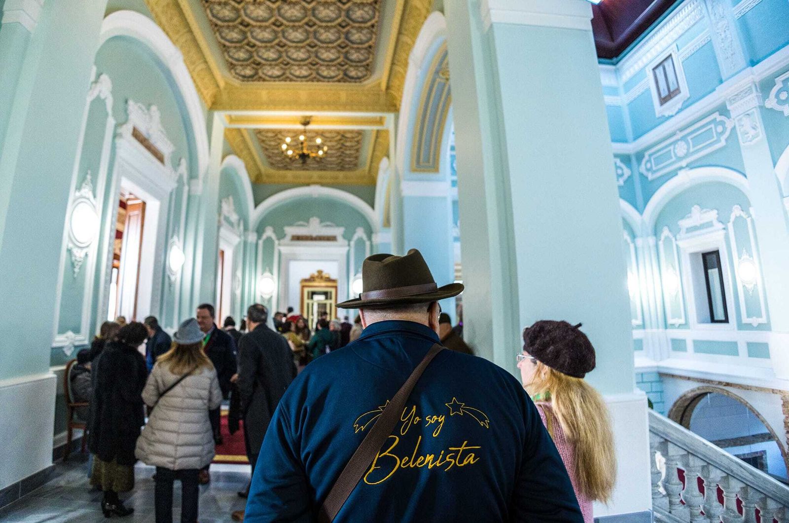 Visita al Ayuntamiento de San Fernando de los asistentes al Encuentro Andaluz de Belenistas.