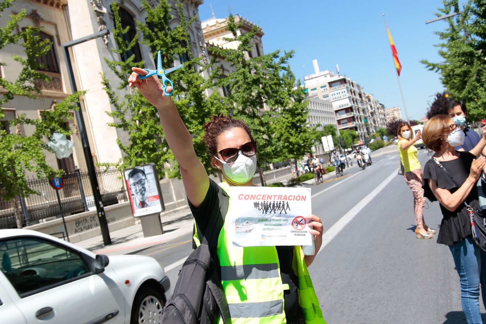 Protesta frente a la Normal.