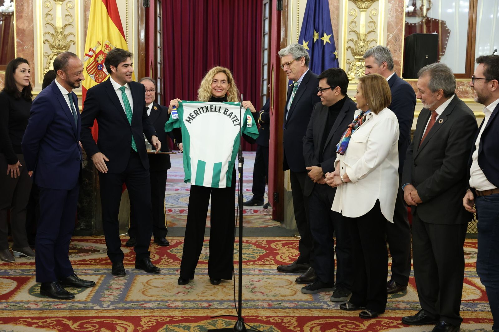 Las imágenes del recibimiento al Real Betis en el Congreso de los Diputados