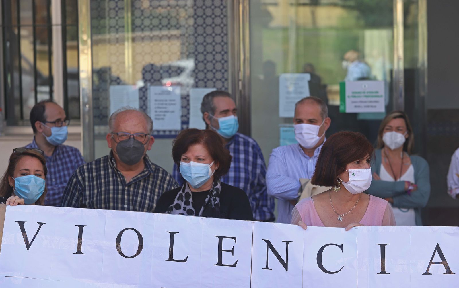 El personal del Juzgado de Violencia sobre la Mujer, concentrado.