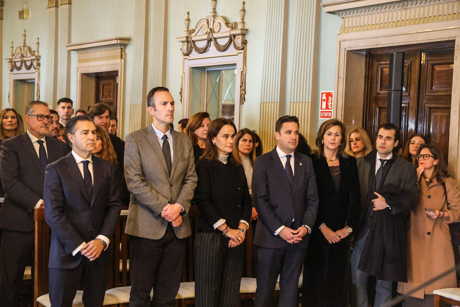 Fotografías del acto de declaración institucional en apoyo a las víctimas del accidente ferroviario de Adamuz y sus familias