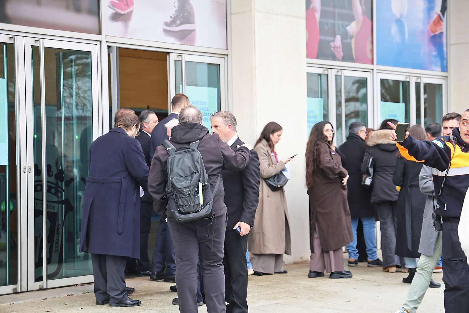 Fotografías del ambiente previo a la Misa funeral por las víctimas del accidente ferroviario
