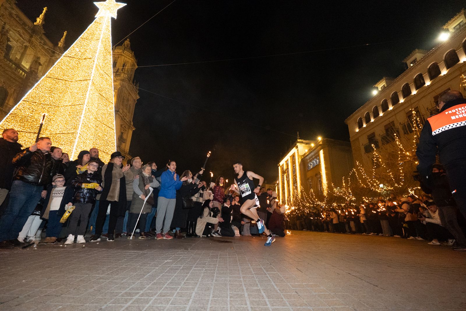 En imágenes: la élite del atletismo mundial y nacional exhibe su clase en la Carrera de San Antón 2026