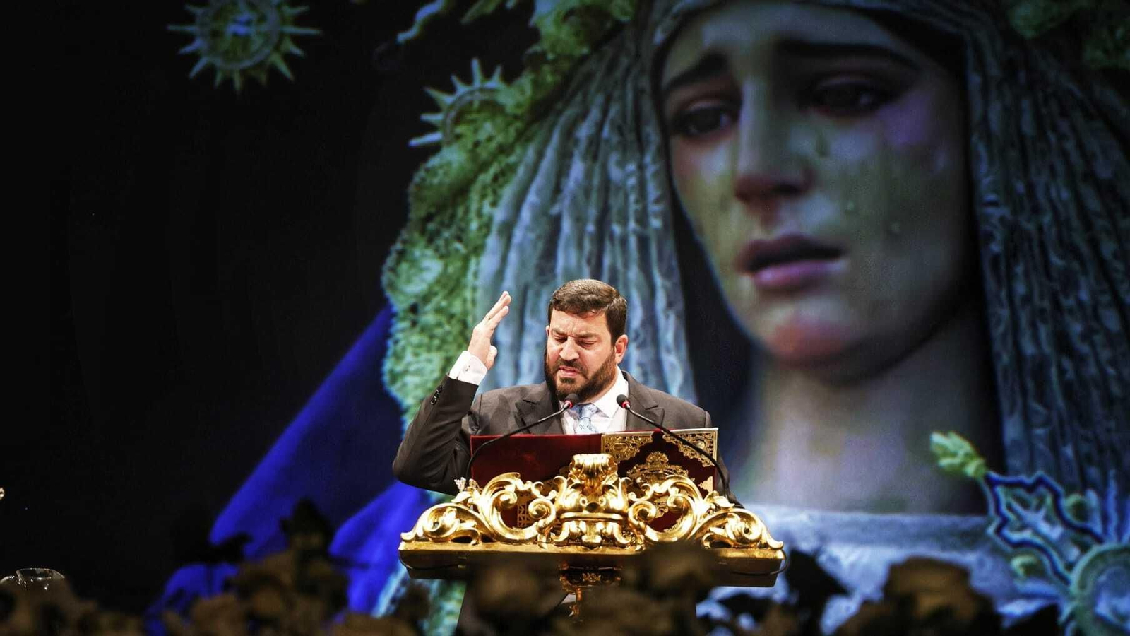 Todas las imágenes del Pregón de Fernando Díaz de la Semana Santa de Cádiz 2024