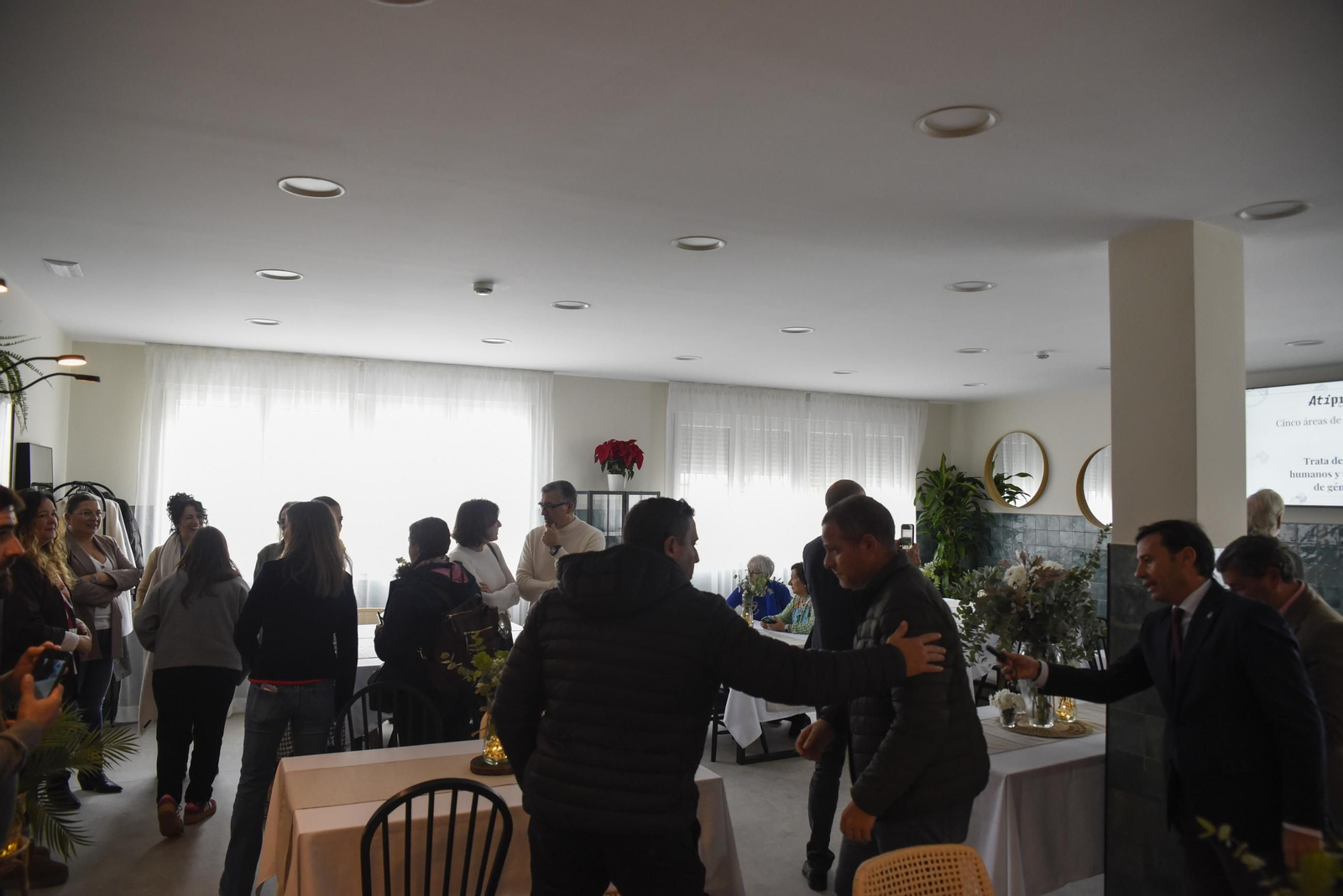 Fotos de la apertura del restaurante solidario Atípico de Betania en La Línea