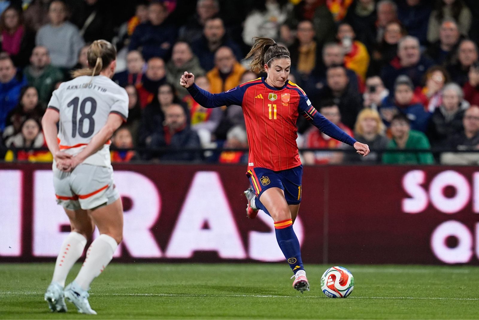 Las fotos del España-Islandia de fútbol femenino