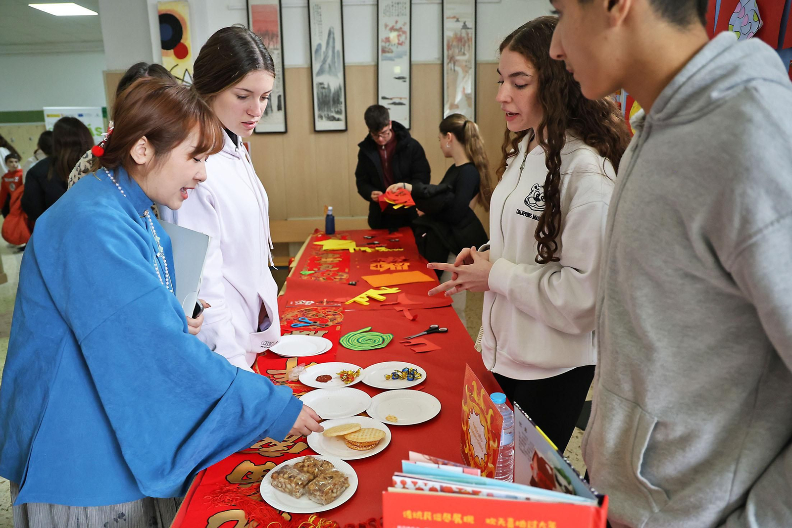 Imágenes de la celebración del Año Nuevo Chino de los alumnos del IES Diego de Guzmán y Quesada (el antiguo Femenino)