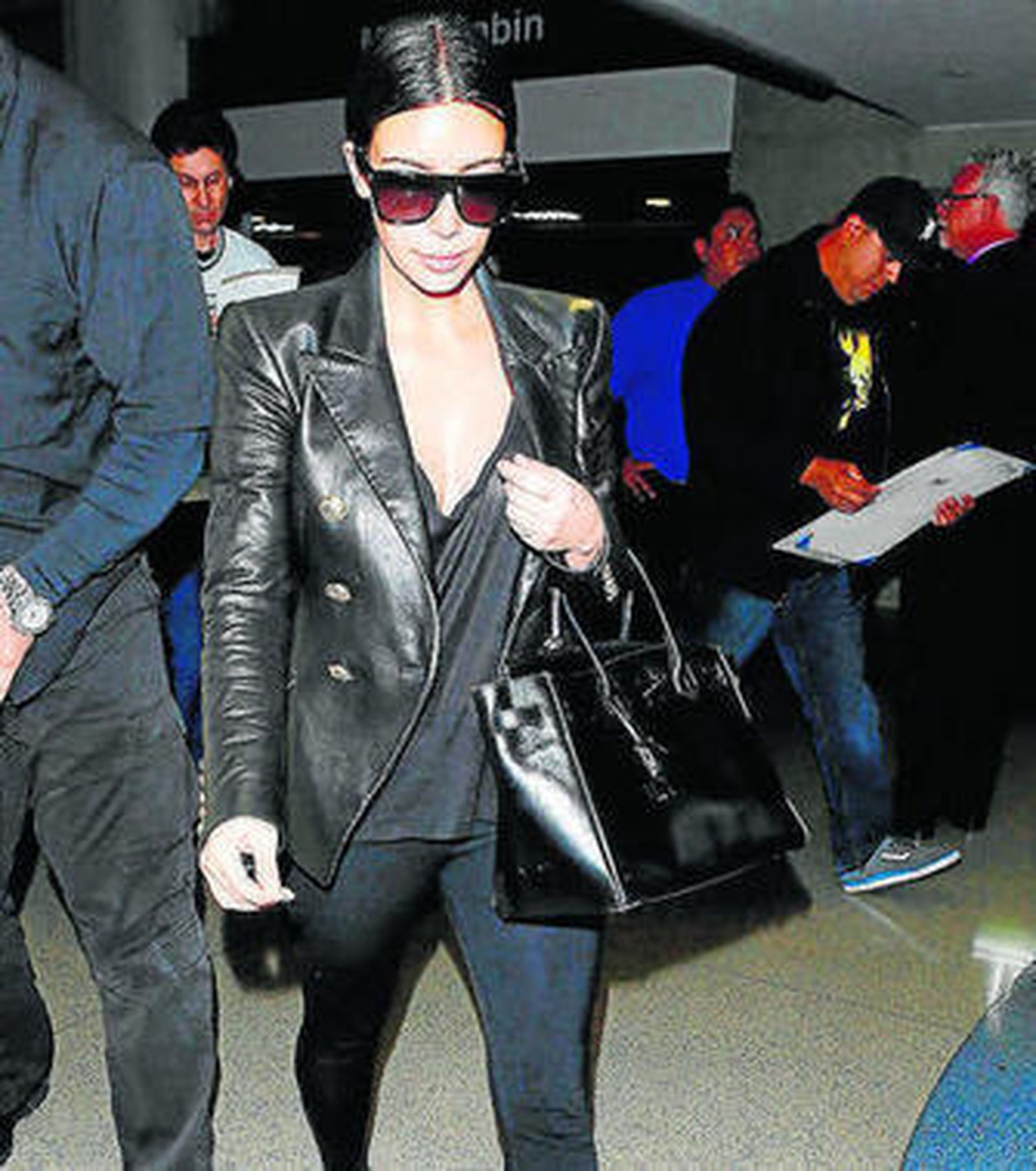 La 'socialité' sigue llevando su anillo de casada.