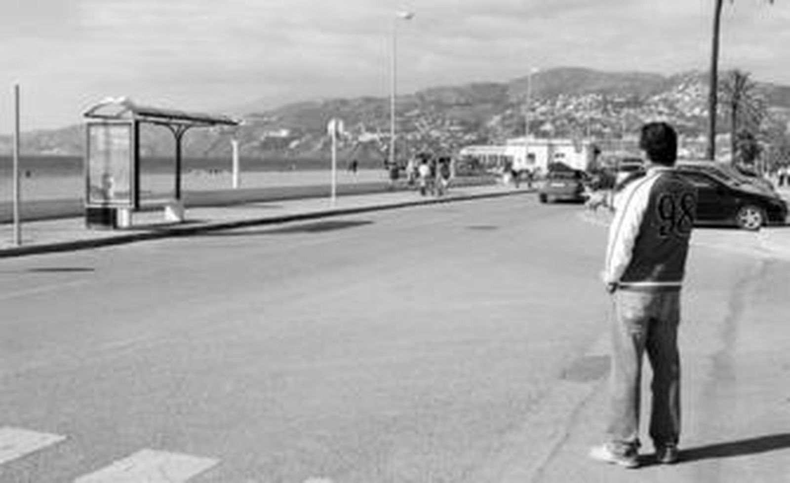 El cadáver se encontró en el Paseo Marítimo de Salobreña, cerca de la Urbanización Salomar 2000.