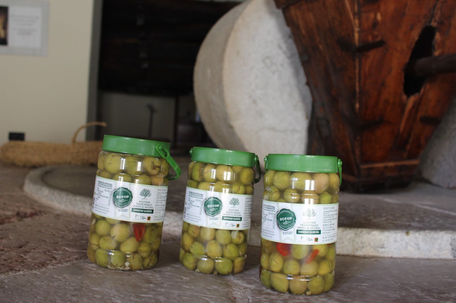 Aceitunas de mesa bajo la marca de la cooperativa antequerana.