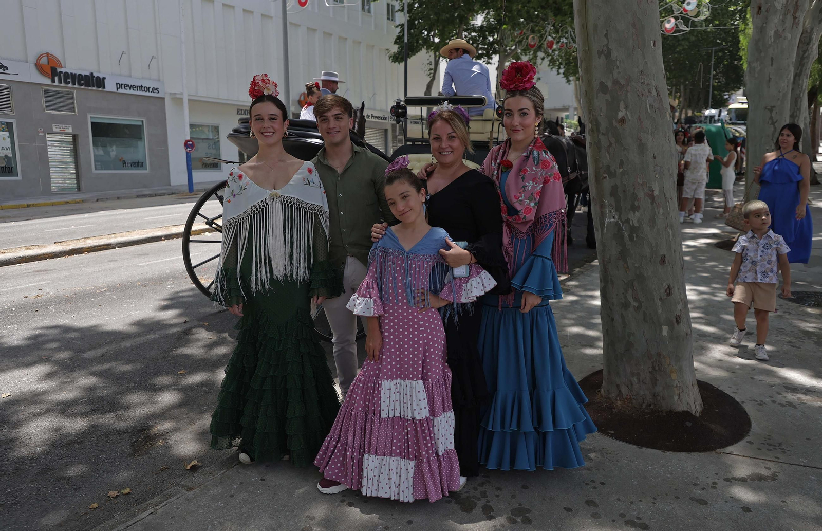 Búscate en las fotos del Domingo por Sevillanas de la Feria Real de Algeciras 2025