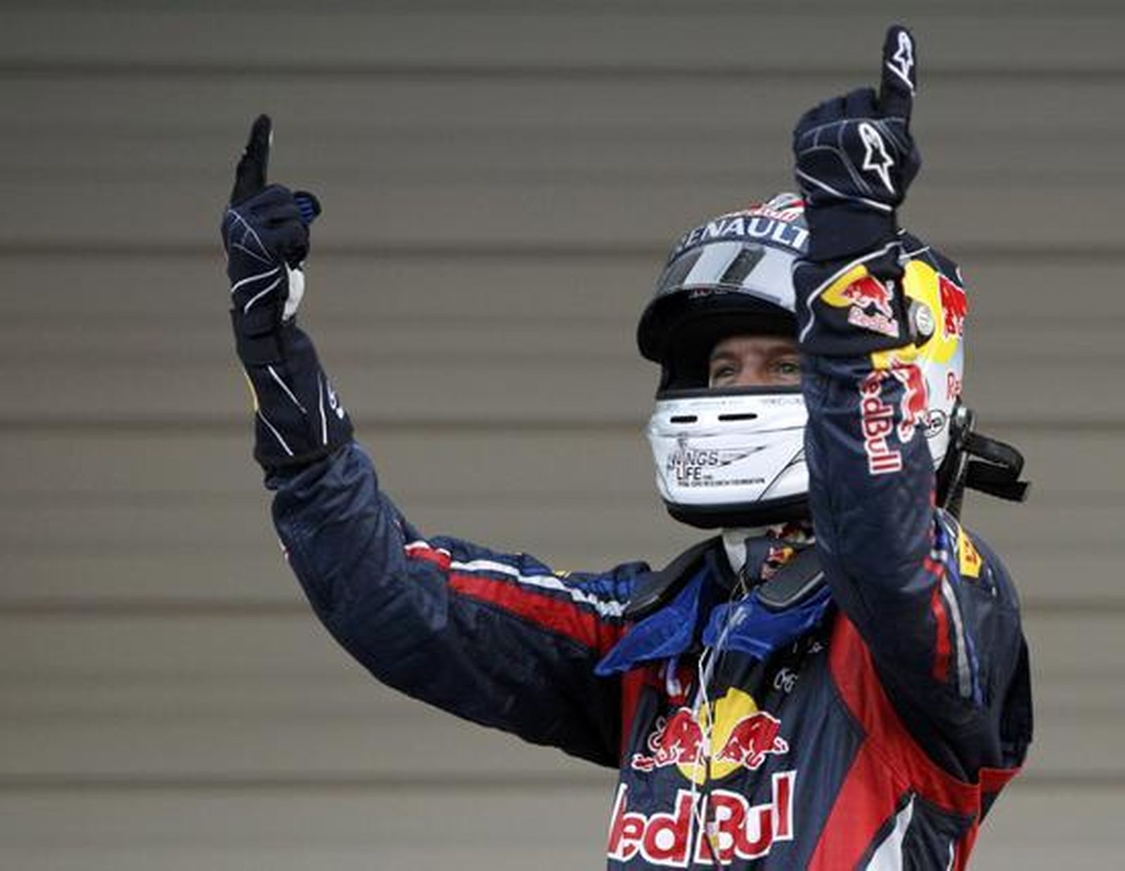 Sebastian Vettel gana en Suzuka su segundo mundial a cuatro carreras del final del campeonato. / Reuters