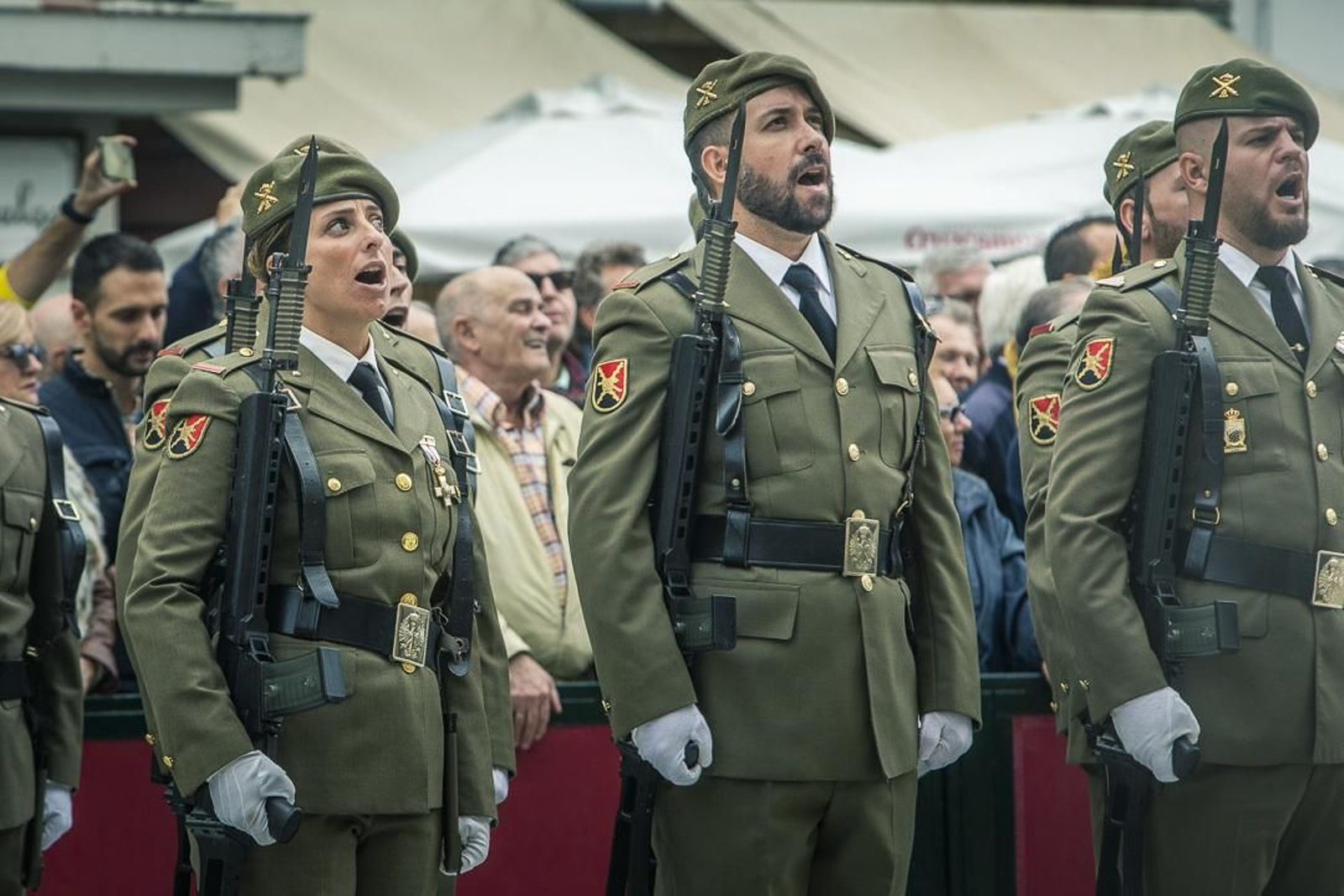 150 años de la llegada a Cádiz del Regimiento de Artillería. Jura de Bandera civil.