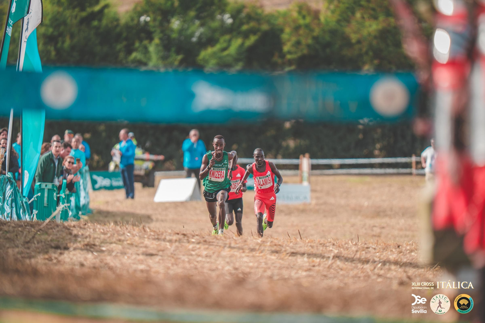 Búscate en las fotos del Cross de Itálica 2025 | 12