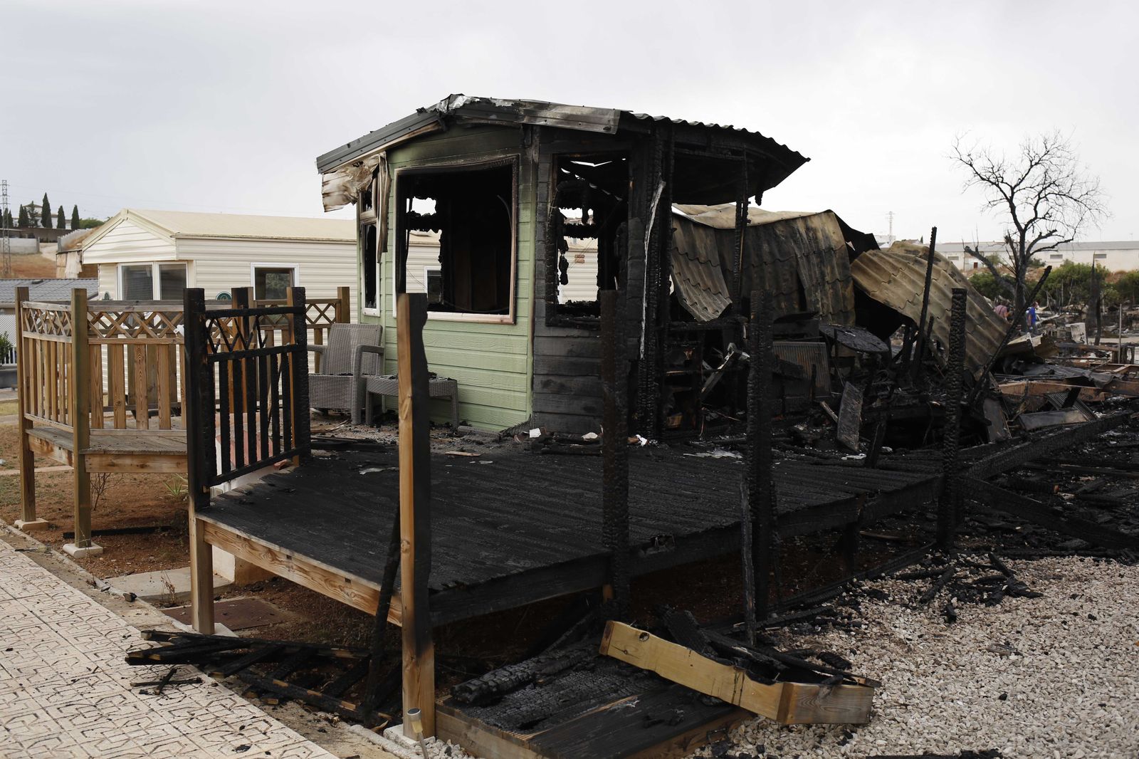 Las fotos del camping de Mollina, arrasado por el incendio