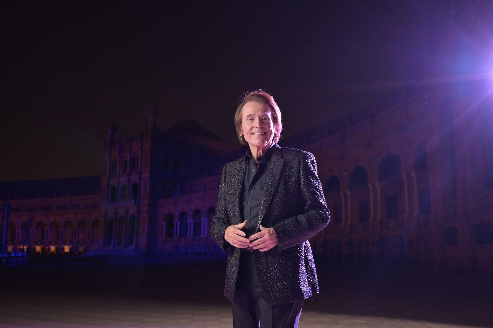 Raphael, en la Plaza de España.