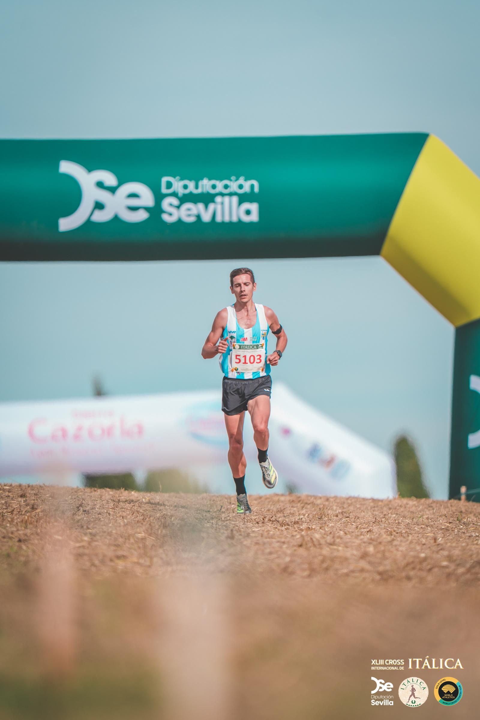 Búscate en las fotos del Cross de Itálica 2025 | 12